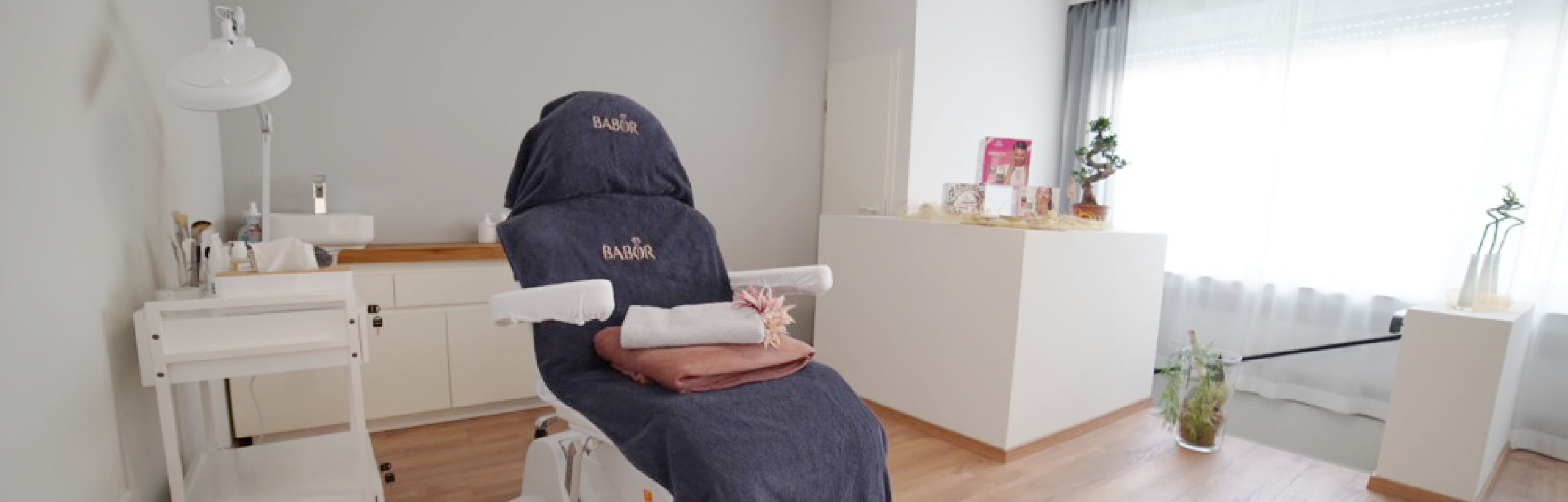 Slider Behandlungsraum Stuhl